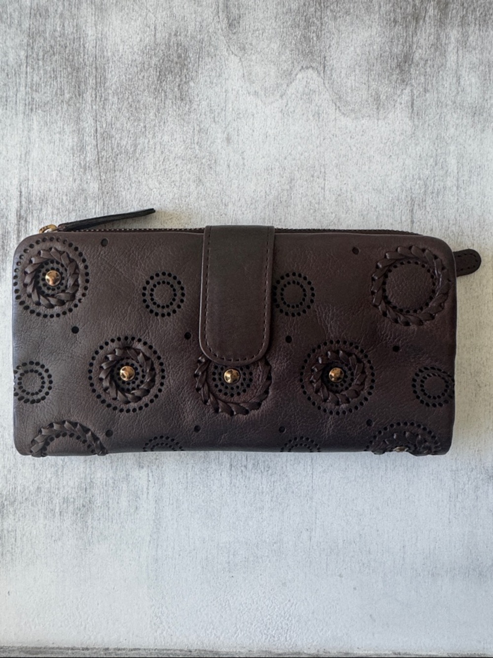 VILENCA Holland Leather Circular Detail Wallet Chestnut